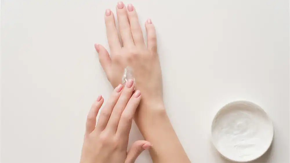 Sfaturi pentru hidratarea mâinilor pe timpul iernii