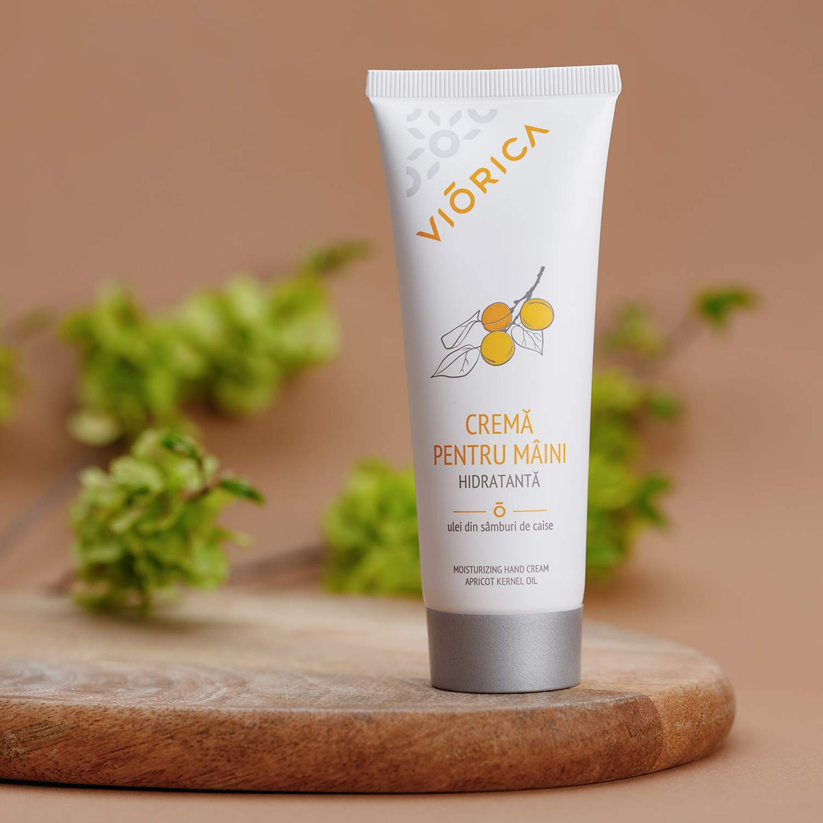 Cremă hidratantă pentru mâini